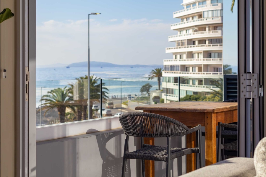 2 Bedroom Property for Sale in Sea Point Western Cape